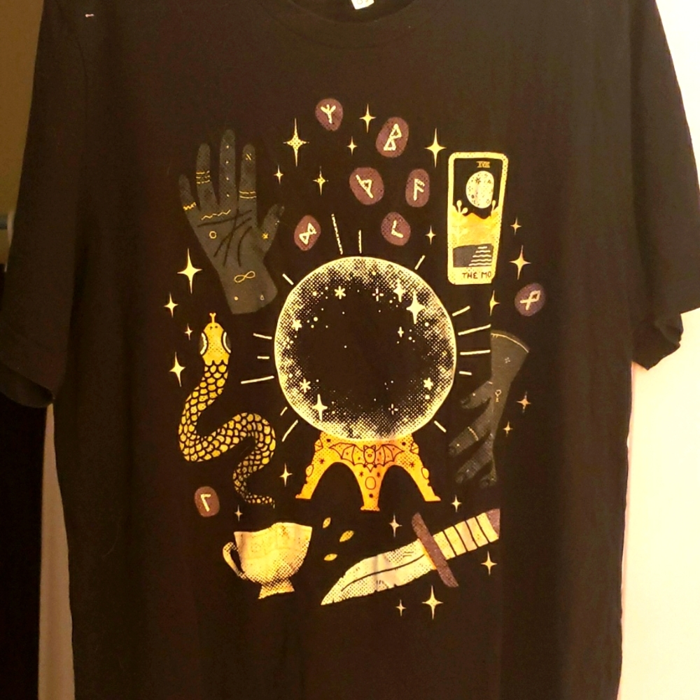 Celestial tee,rarely worn tee